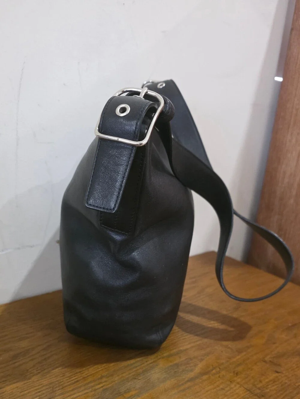 Like New!Vintage Coach bucket soft black leather Shoulder bag